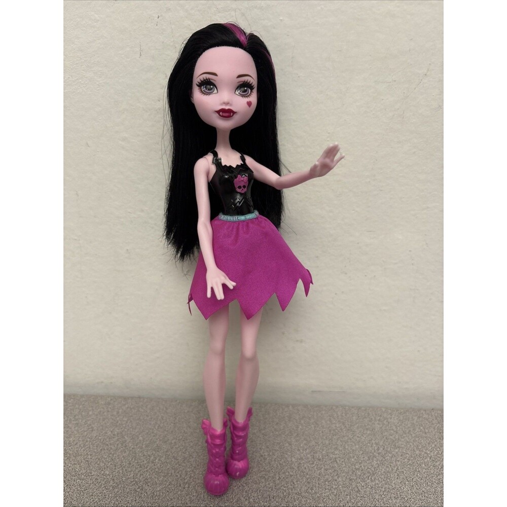 2015 Monster High Fashion Doll Draculaura Mattel Daughter of Dracula